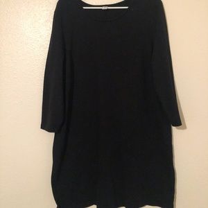 Old Navy Black Long-Sleeved Shift Dress